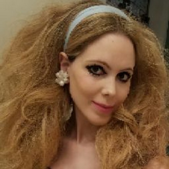 Meet your Posher, Andrea - Picture 1 of 1